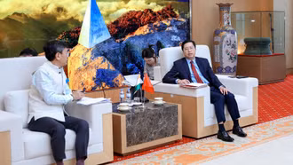 Bí thư Tỉnh ủy Dương Quốc Huy tiếp xã giao và làm việc với Đại sứ Đặc mệnh toàn quyền nước Cộng hòa Ấn Độ tại Việt Nam