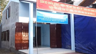 Hỗ trợ thiết bị, đồ dùng thiết yếu (tivi, tủ lạnh…) cho hộ gia đình khó khăn có nhà bị sập, đổ, lũ cuốn