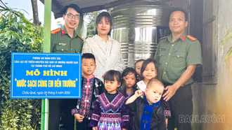Phòng An ninh điều tra Công an tỉnh Lào Cai phối hợp các đơn vị tổ chức bàn giao mô hình “Nước sạch cùng em đến trường”