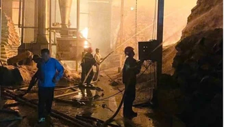 Cháy nhà máy sắn trong đêm ở Lào Cai