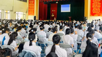 Bát Xát tổ chức tập huấn kỹ năng số cơ bản cho gần 1.000 học sinh trên địa bàn