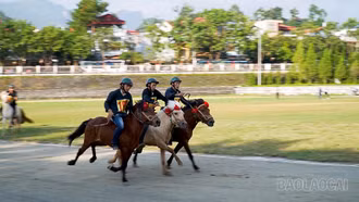 Sôi nổi khai mạc Giải đua ngựa hàng tuần tại Cao nguyên trắng Bắc Hà