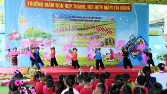Sôi nổi chương trình giao lưu - trải nghiệm “Hương cốm mùa thu” 