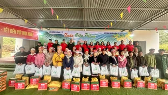 Đồn Biên phòng Y Tý phối hợp UBND xã Y Tý tổ chức Chương trình “Xuân Biên phòng - Ấm lòng dân bản”