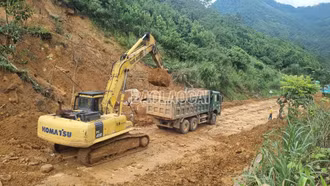 Nỗ lực khắc phục sạt lở trên Tỉnh lộ 162