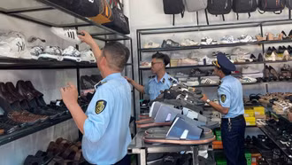 Vượt khó quản lý thị trường dịp cuối năm