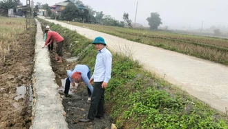 Ao Sen chung sức mở đường giao thông nông thôn