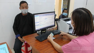 Lào Cai hỗ trợ mua thẻ bảo hiểm y tế cho người cao tuổi và người dân tộc thiểu số 