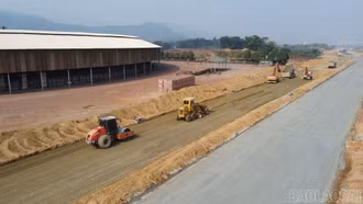 Nhộn nhịp công trường thi công đường Kim Thành - Ngòi Phát