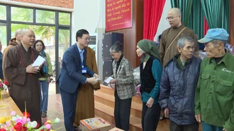 Xã Cốc San: 300 hộ gia đình chính sách, khó khăn được nhận quà Tết