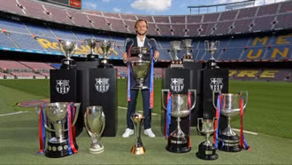 Huyền thoại Ivan Rakitic giải nghệ