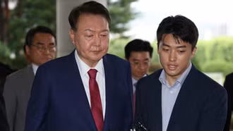 Tòa án Seoul phát lệnh bắt giữ cựu Tổng thống Hàn Quốc Yoon Suk Yeol