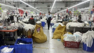 Nhập khẩu hàng may mặc của Mỹ từ Trung Quốc xuống thấp nhất 22 năm