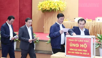 Lào Cai hỗ trợ 14 tỷ đồng ủng hộ Nhân dân miền Trung và Tây Nguyên khắc phục hậu quả bão số 13