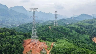 Đường dây 500kV Lào Cai – Vĩnh Yên: Hoàn thành kéo dây những khoảng néo đầu tiên