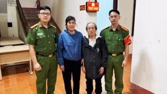 Công an phường Sa Pa giúp đỡ cụ ông 80 tuổi bị lạc khi đi du lịch cùng gia đình