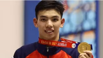 Huy Hoàng giành cú đúp HCV tại giải bơi châu Á 2025