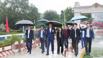 Phó Chủ tịch Thường trực UBND tỉnh Lào Cai Nguyễn Thế Phước dự Diễn đàn Chính quyền địa phương và Đối thoại Thành phố Văn hóa - Lịch sử tại Vân Nam