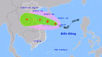 Rạng sáng mai áp thấp nhiệt đới có thể thành bão, Bắc và Trung Bộ cao điểm mưa