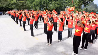 Xã Thượng Bằng La: 350 hội viên phụ nữ tham gia đồng diễn chào mừng Quốc khánh 2/9