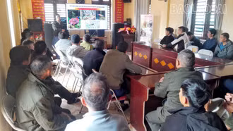 Tuyên truyền pháp luật đối với du khách và người dân khi chinh phục đỉnh Phansipang bằng đường bộ