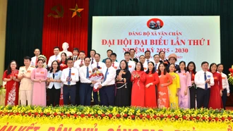 Xây dựng xã Văn Chấn phát triển nhanh, toàn diện, bền vững, giàu bản sắc