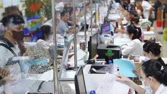 Viên chức có được tuyển vào vị trí công chức cấp xã mới?