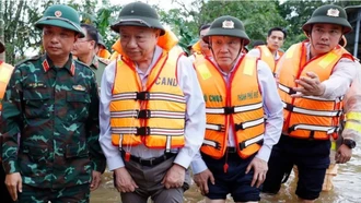 Tổng Bí thư Tô Lâm chia sẻ về những thiệt hại do mưa lũ gây ra với người dân Huế