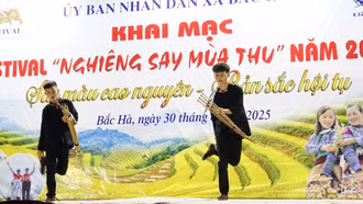 Độc đáo chương trình trình diễn điệu múa truyền thống các dân tộc Bắc Hà