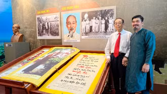 Tác phẩm thư pháp 'Miền Nam nhớ mãi ơn Người' sẽ được xác lập kỷ lục thế giới