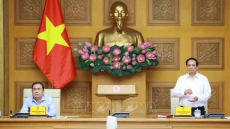 Thủ tướng: Thể chế hóa ngay các Nghị quyết của Bộ Chính trị mới ban hành vào cuộc sống