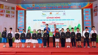 Đảng Cộng sản Việt Nam và hành trình phát triển đất nước qua con tem bưu chính