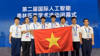 8 học sinh Việt Nam giành 7 huy chương Olympic AI quốc tế