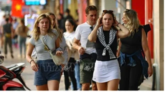 Việt Nam đón gần 17,2 triệu lượt khách quốc tế trong 10 tháng năm 2025