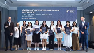 8 học sinh đầu tiên giành học bổng toàn phần chính phủ New Zealand hệ đại học
