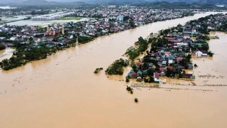 Khẩn trương thống kê thiệt hại, triển khai khắc phục hậu quả bão số 10 và mưa lũ