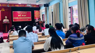 Đảng ủy xã Si Ma Cai và Sín Chéng bế mạc lớp lý luận chính trị dành cho đảng viên mới năm 2025