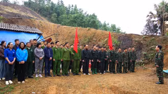 Trung đoàn 121 ra quân thực hiện “Ngày thứ bảy cùng dân”