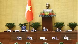 Quốc hội thảo luận nhiều nội dung quan trọng, biểu quyết thông qua Nghị quyết về phương án phân bổ ngân sách