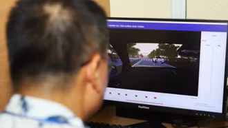 Công khai mức phí thi và cấp đổi giấy phép lái xe, phát hiện thu thêm báo ngay CSGT