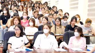 Học sinh, sinh viên được Nhà nước hỗ trợ tối thiểu 50% mức đóng BHYT