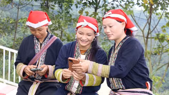 Niềm vui của phụ nữ Dao ở Xéo Tả 1