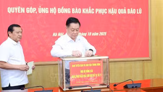 Ban Tuyên giáo và Dân vận Trung ương ủng hộ đồng bào khắc phục hậu quả bão lũ