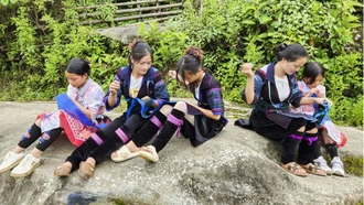 Người Mông Bản Xèo gìn giữ nghề se lanh, dệt vải