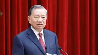 Quân đội nhân dân vững bước dưới cờ Đảng quang vinh