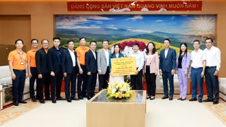 Tỉnh Lào Cai tiếp nhận 1,2 tỷ đồng hỗ trợ xây dựng 15 căn nhà cho người dân vùng lũ xã Hạnh Phúc