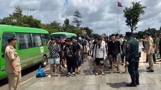 Tiếp nhận 72 công dân Việt Nam do phía Campuchia trao trả