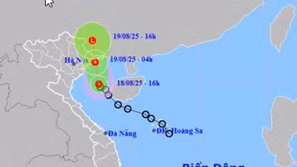 Áp thấp nhiệt đới sẽ vào đất liền Quảng Ninh trong sáng 19/8