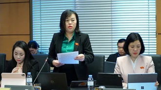 Đoàn Đại biểu Quốc hội tỉnh Lào Cai thảo luận tổ về dự thảo văn kiện trình Đại hội XIV của Đảng