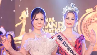 Tiến sĩ Nguyễn Thị Huyên đăng quang Mrs Supranational 2025